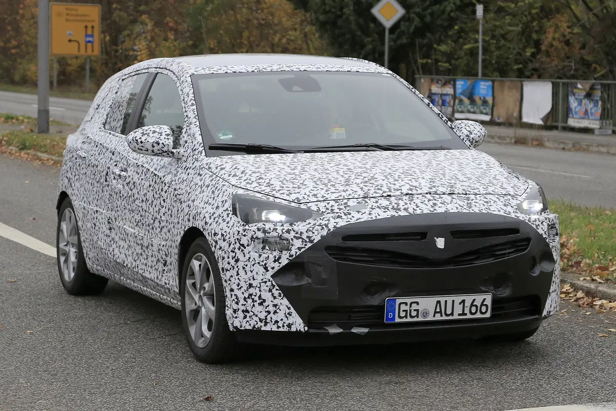 Nuova Opel Corsa: ecco il muletto in test (14)