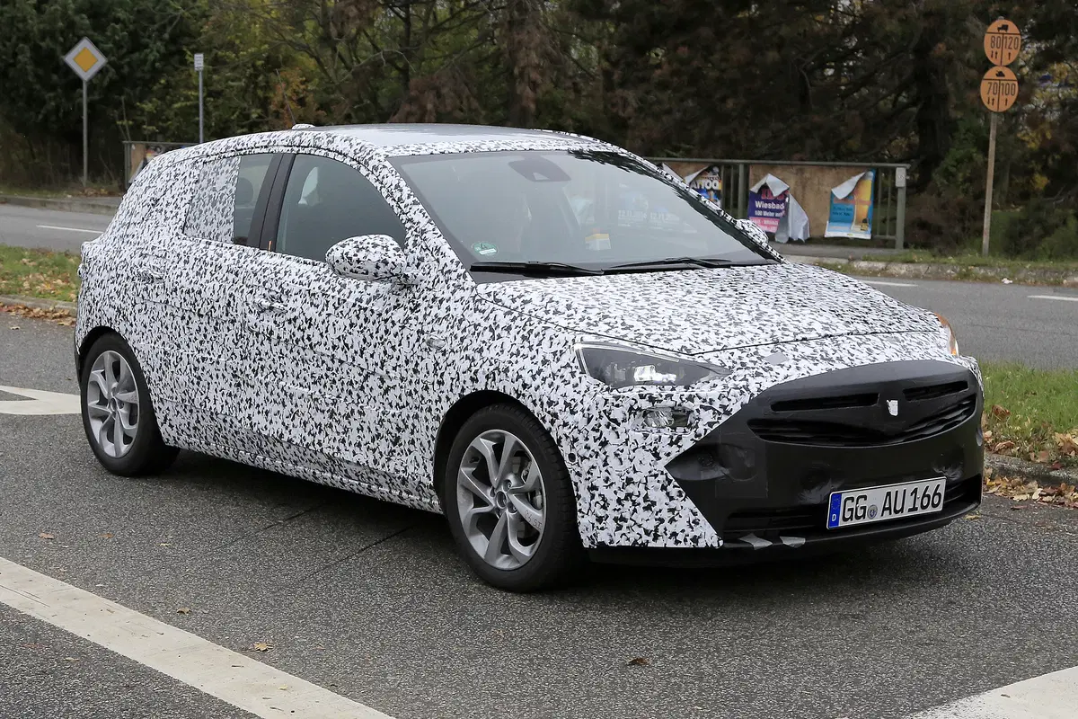 Nuova Opel Corsa: ecco il muletto in test (15)