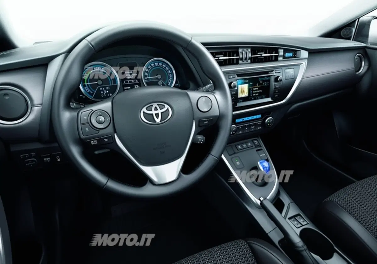 Nuova Toyota Auris: listino prezzi (27)