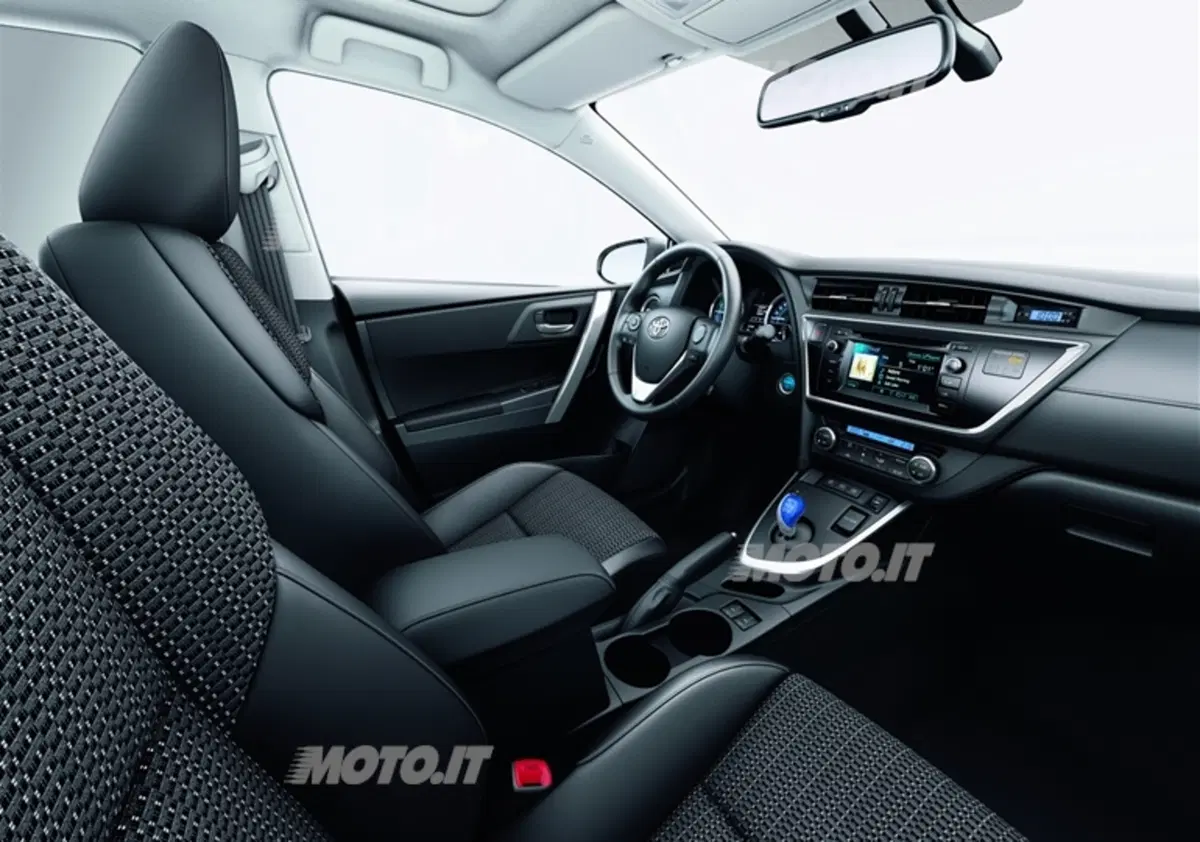Nuova Toyota Auris: listino prezzi (29)