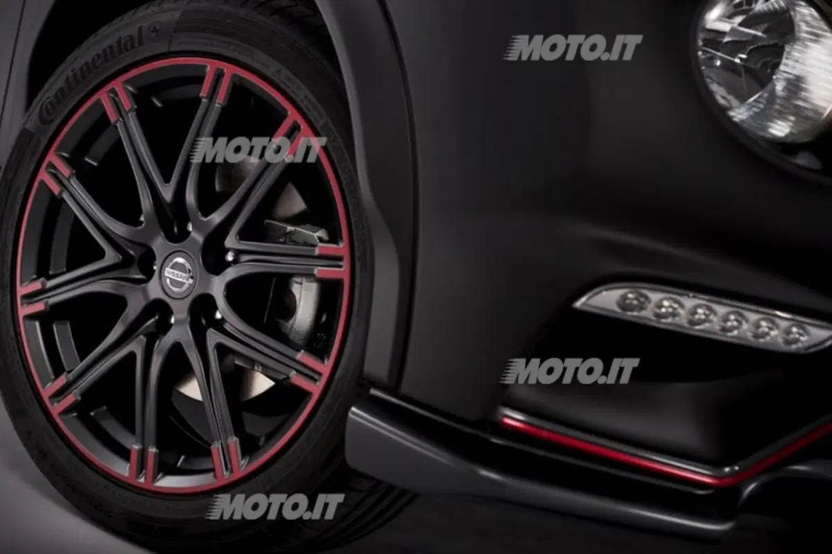 Nissan Juke Nismo Dark Knight Rises (10)