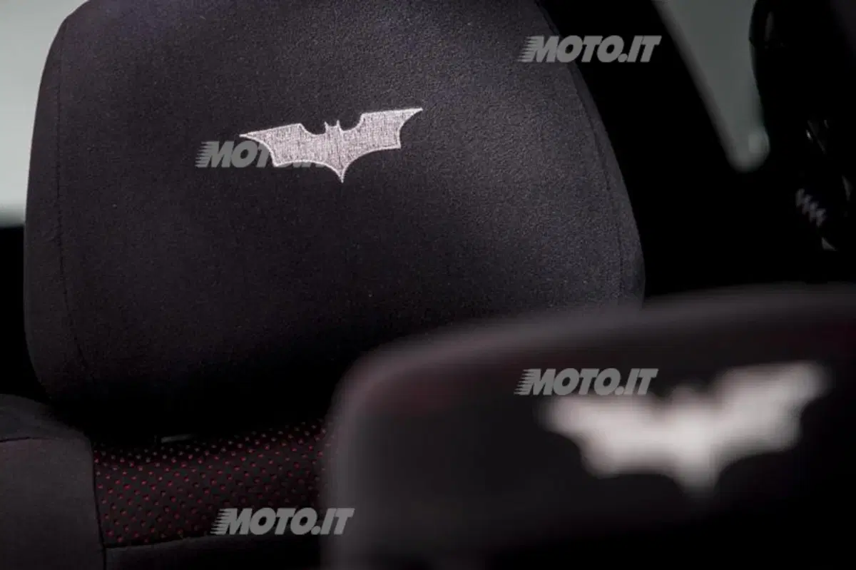 Nissan Juke Nismo Dark Knight Rises (15)