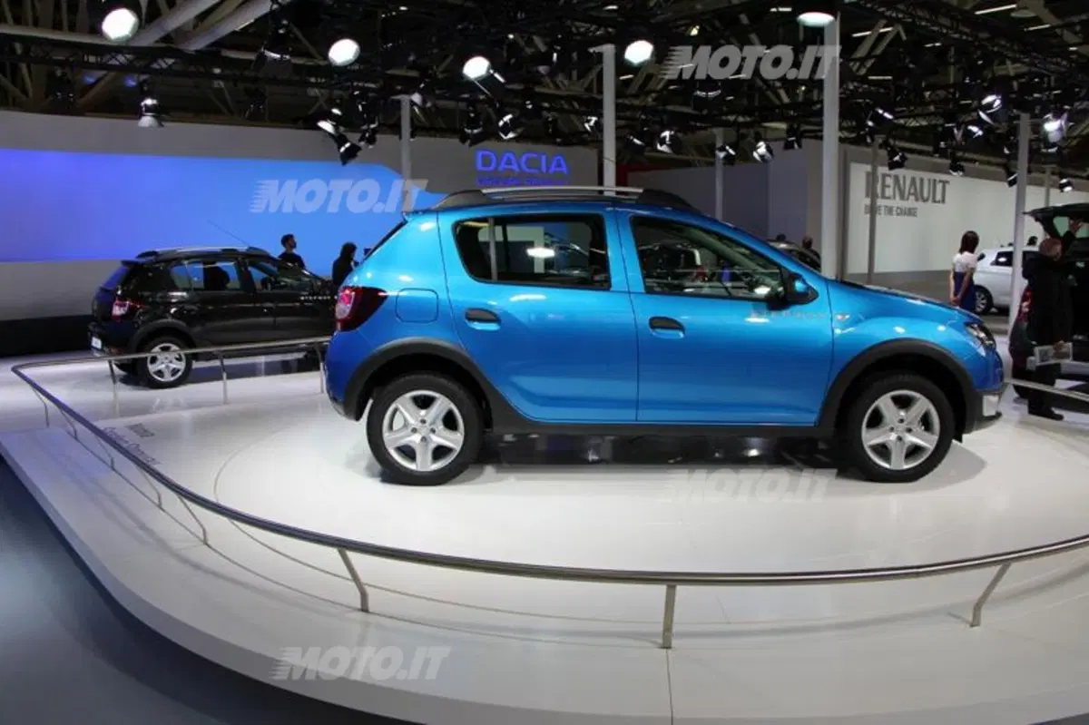 Dacia al Motor Show 2012 (2)
