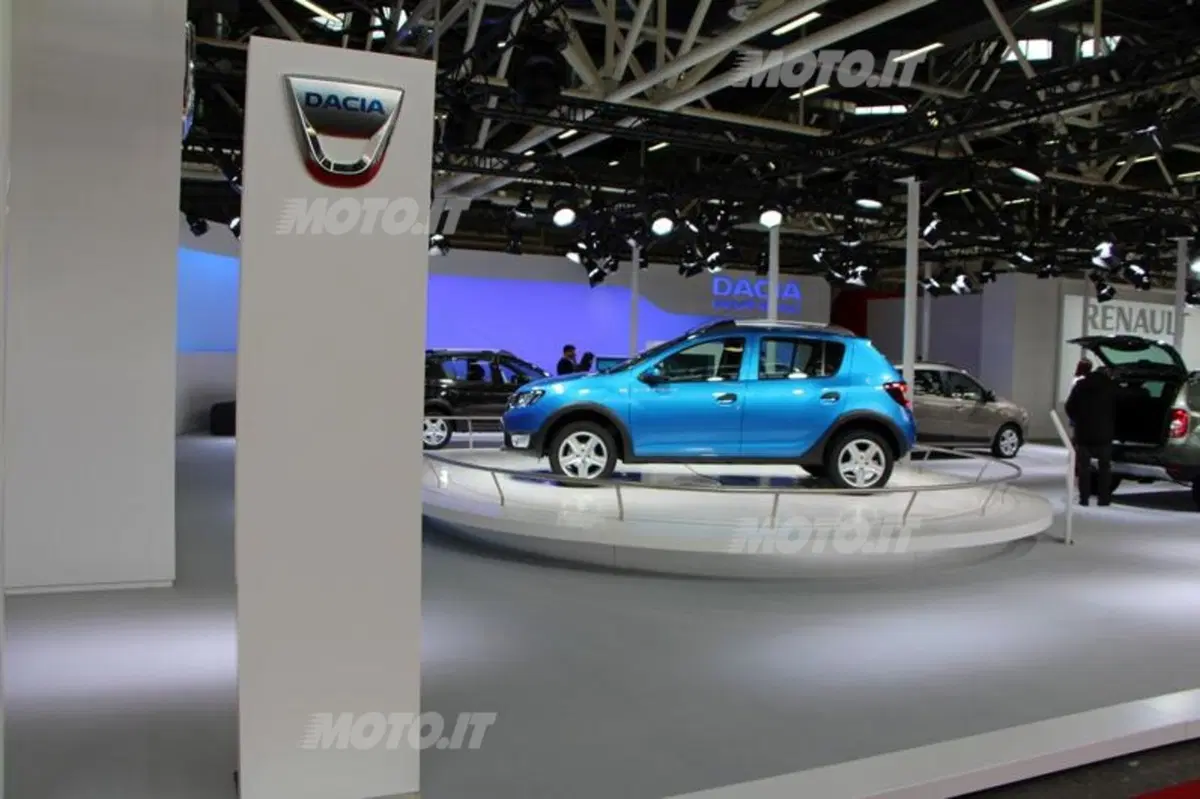 Dacia al Motor Show 2012 (3)