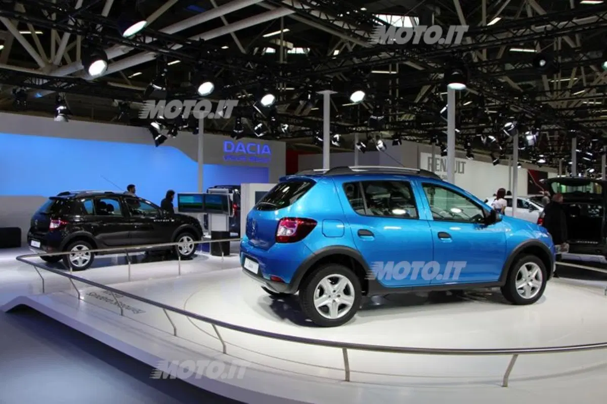 Dacia al Motor Show 2012 (4)