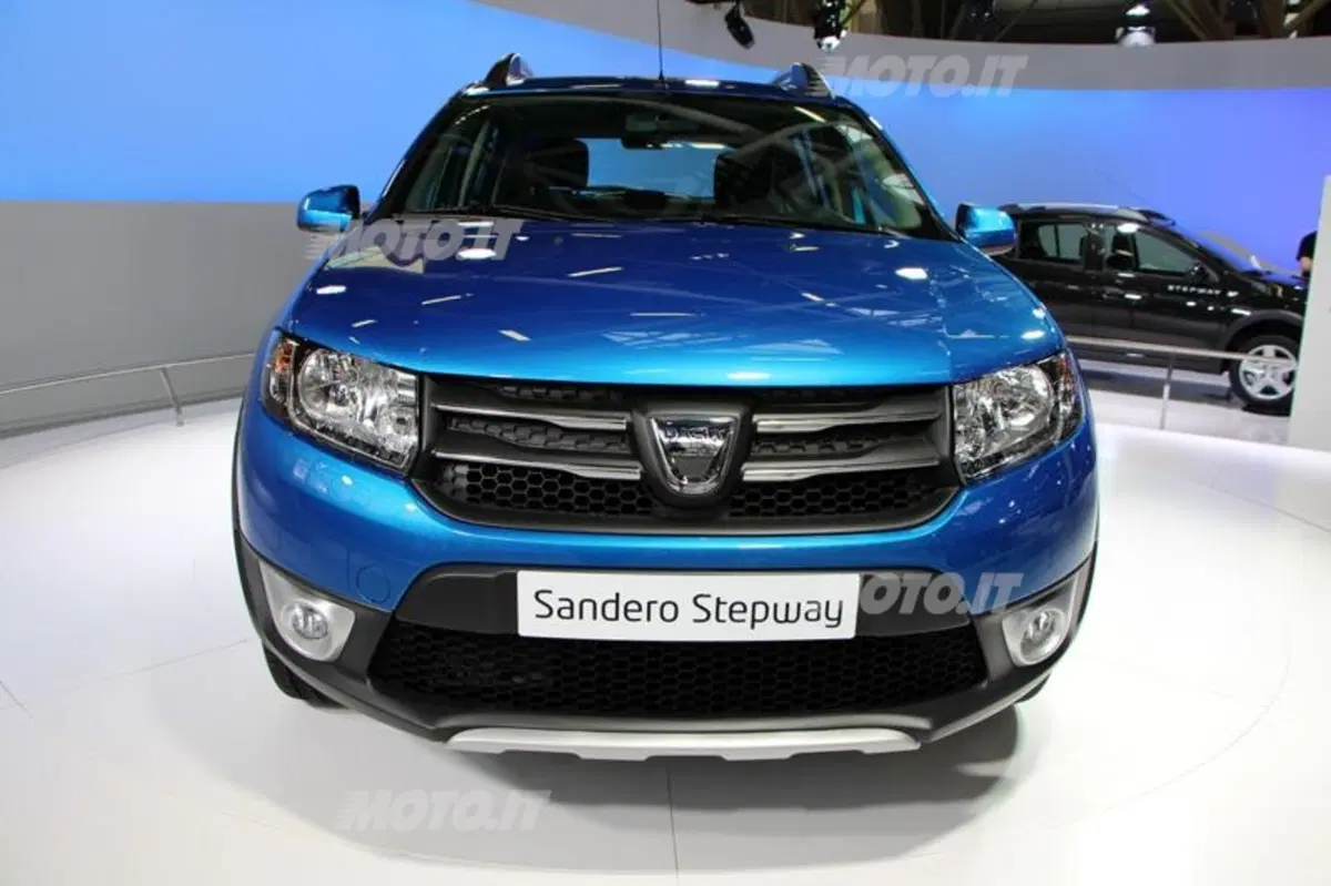 Dacia al Motor Show 2012 (5)
