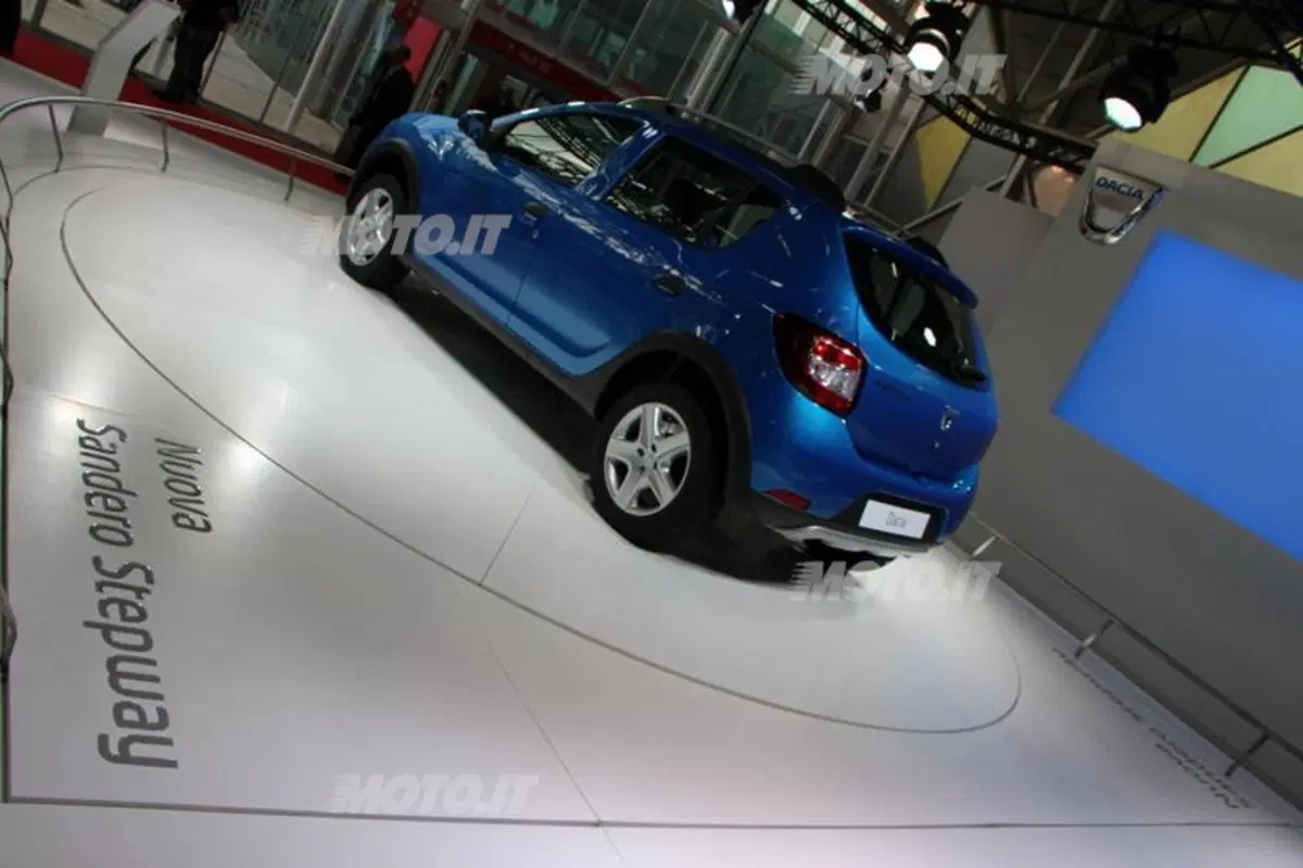 Dacia al Motor Show 2012 (6)
