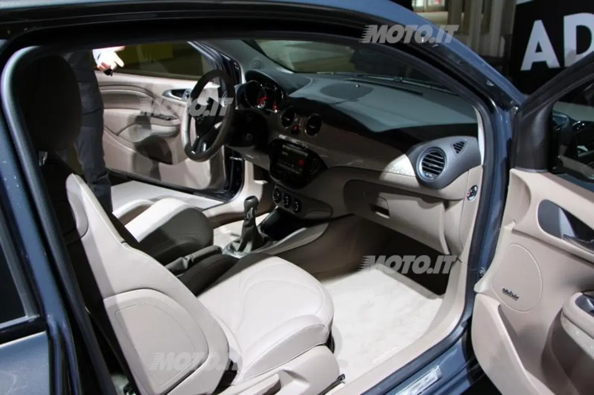 Opel al Motor Show 2012 (15)