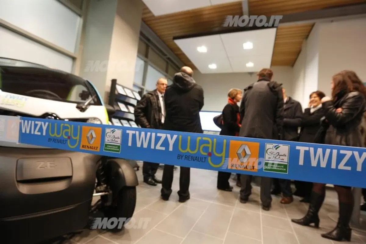 Twizy Way by Renault: un innovativo car-sharing alle porte di Parigi (2)