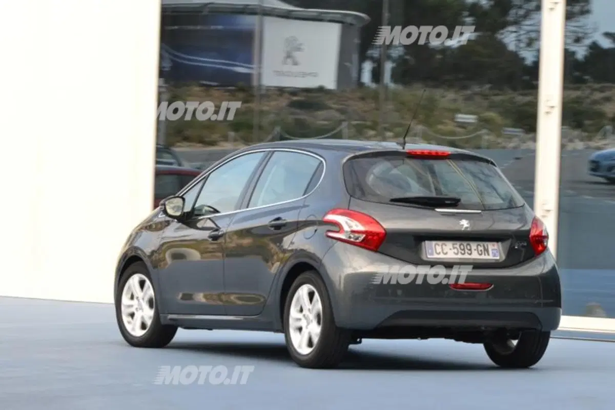 Peugeot 208: ora anche con il 1.0 VTi a 3 cilindri (8)