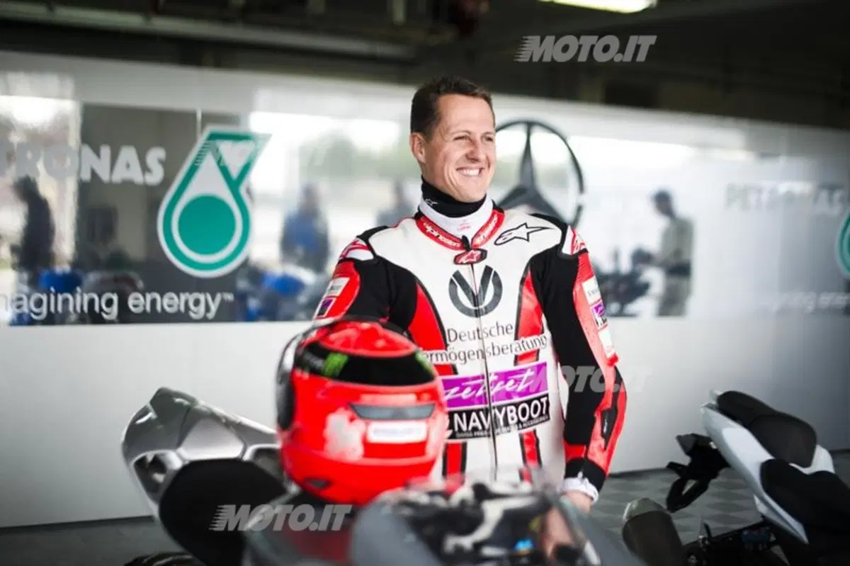 Schumacher, ancora in pista su due ruote (20)