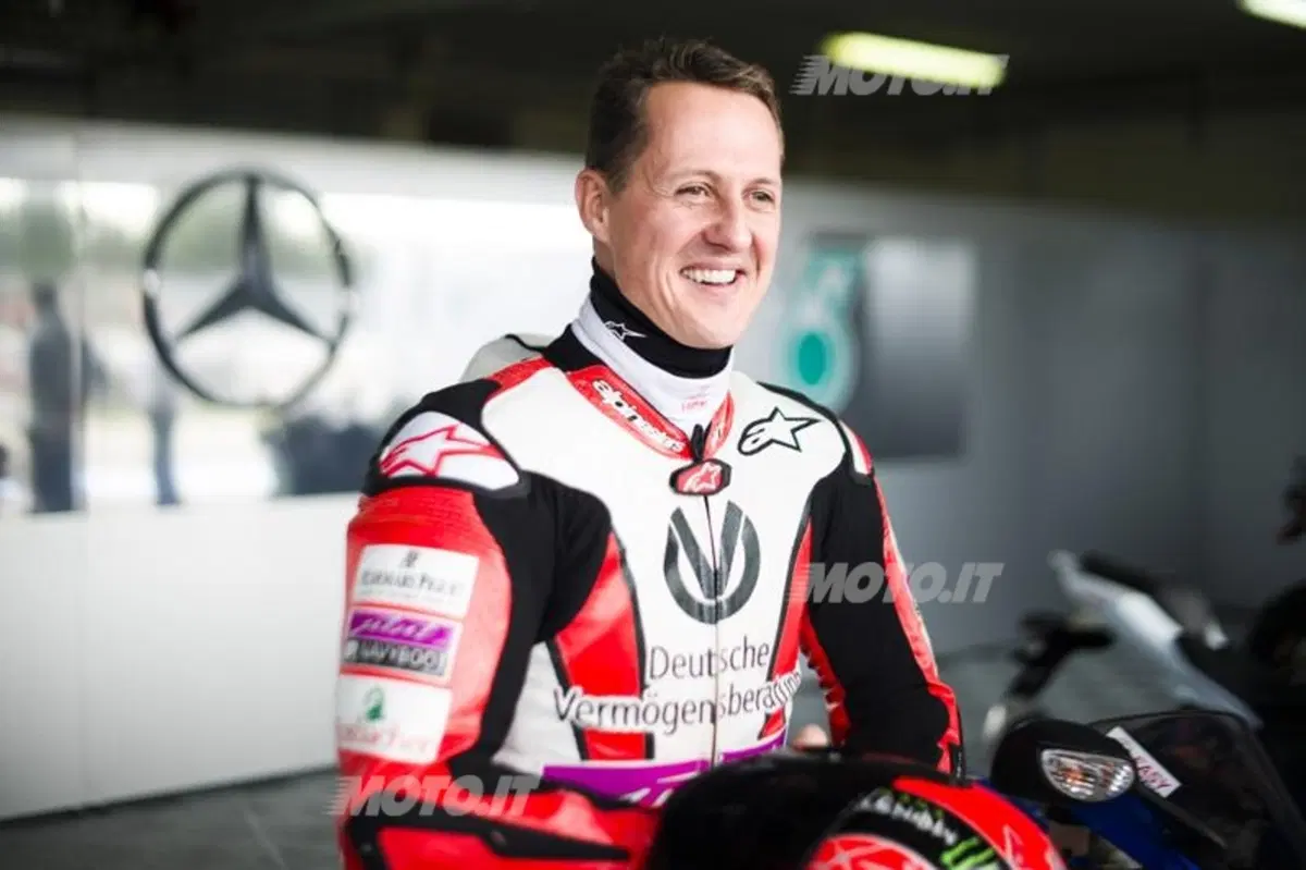 Schumacher, ancora in pista su due ruote (23)