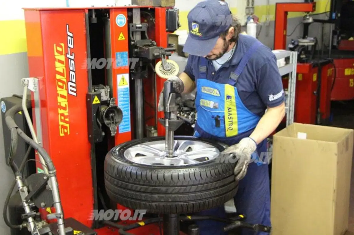 Gomme invernali: Michelin Alpin A4 sulla nostra Peugeot 208 (4)