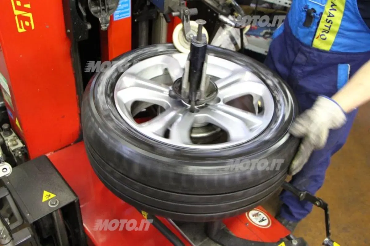 Gomme invernali: Michelin Alpin A4 sulla nostra Peugeot 208 (6)