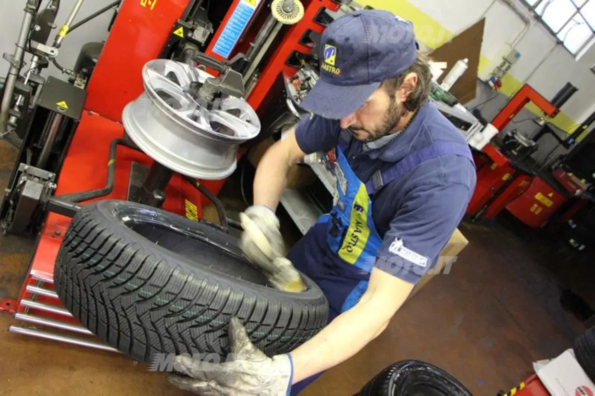 Gomme invernali: Michelin Alpin A4 sulla nostra Peugeot 208 (9)