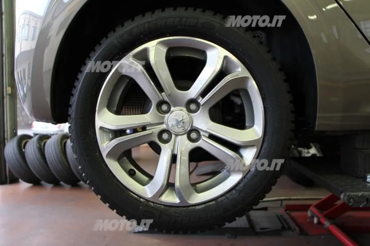 Gomme invernali: Michelin Alpin A4 sulla nostra Peugeot 208 (27)
