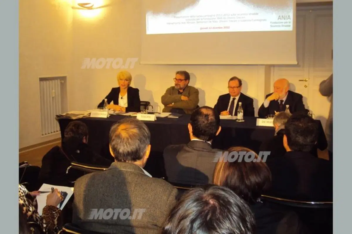 Oliviero Toscani firma la nuova campagna Ania per la sicurezza stradale (4)