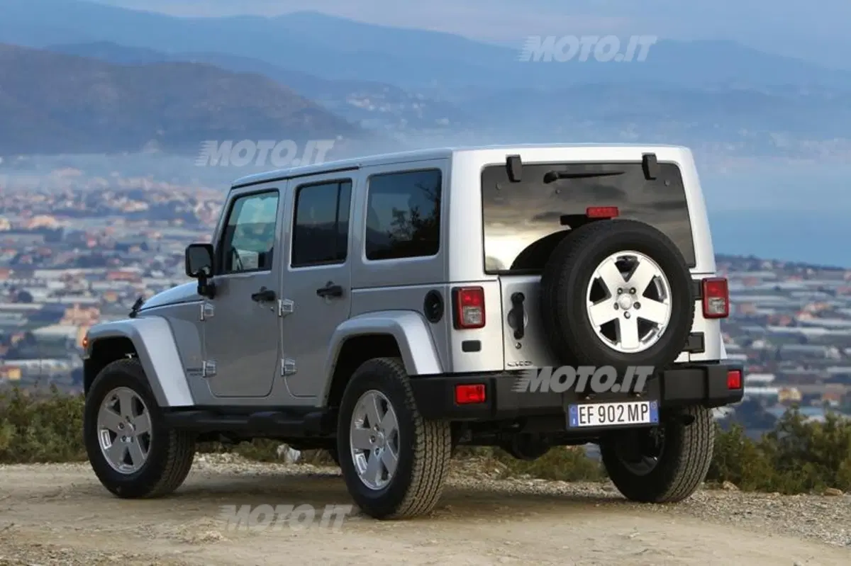 Jeep Wrangler Unlimited M.Y. 2013: cosa c'è di nuovo e quanto costa (21)