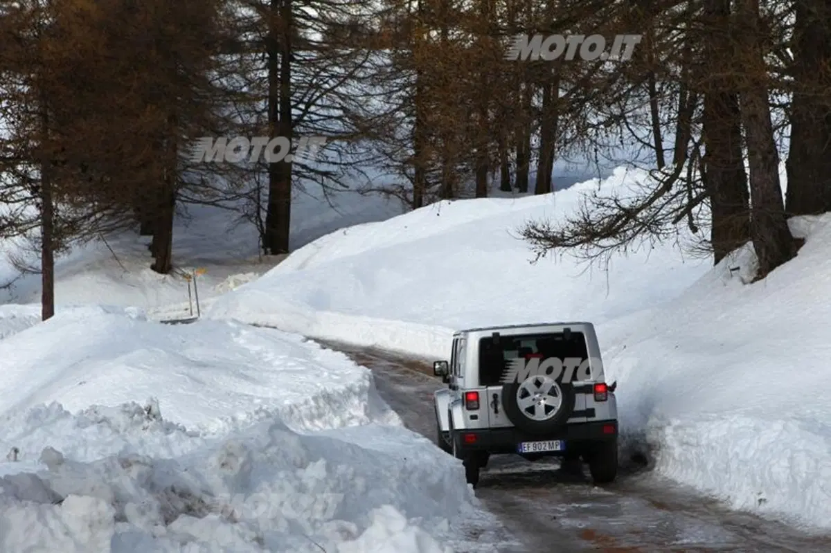Jeep Wrangler Unlimited M.Y. 2013: cosa c'è di nuovo e quanto costa (41)