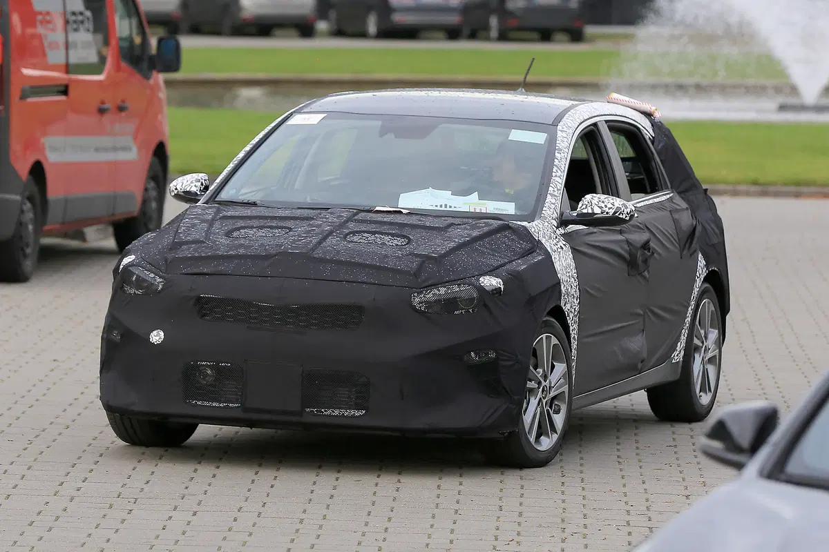 Nuova Kia Cee'd: la cugina della Hyundai i30 arriva nel 2018 (5)