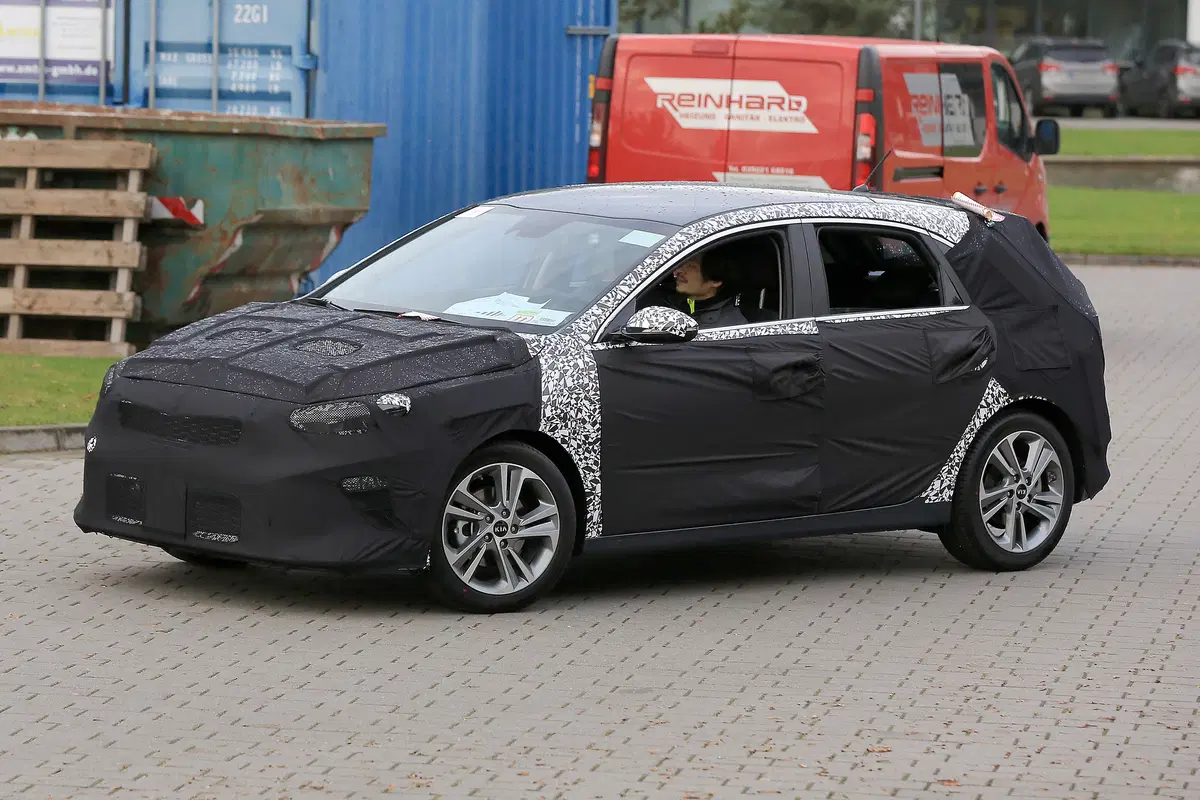 Nuova Kia Cee'd: la cugina della Hyundai i30 arriva nel 2018 (6)