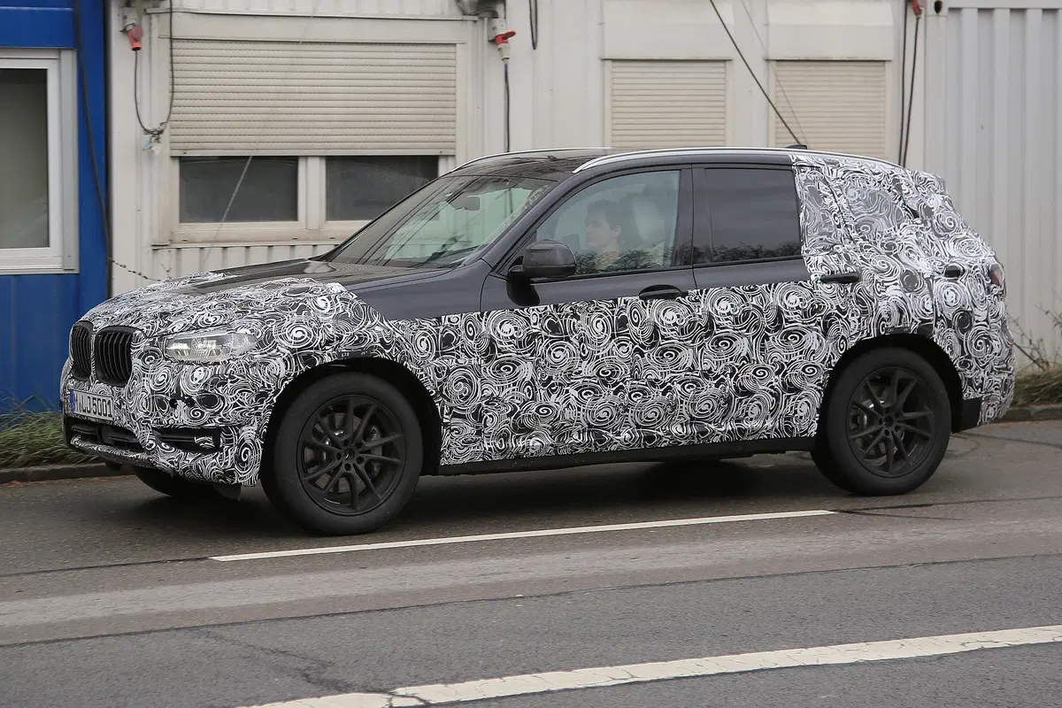 Nuova BMW X3: nuove foto dei prototipi in test (6)