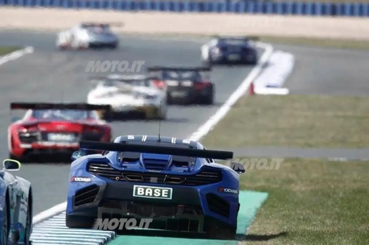 McLaren MP4-12C GT3: in vendita due vetture da gara firmate Gemballa (2)