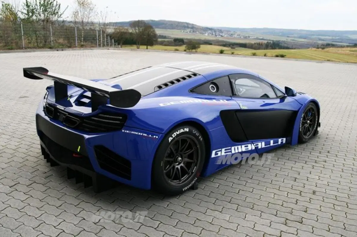 McLaren MP4-12C GT3: in vendita due vetture da gara firmate Gemballa (5)