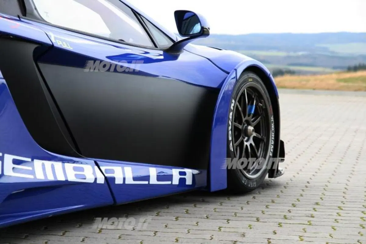 McLaren MP4-12C GT3: in vendita due vetture da gara firmate Gemballa (11)