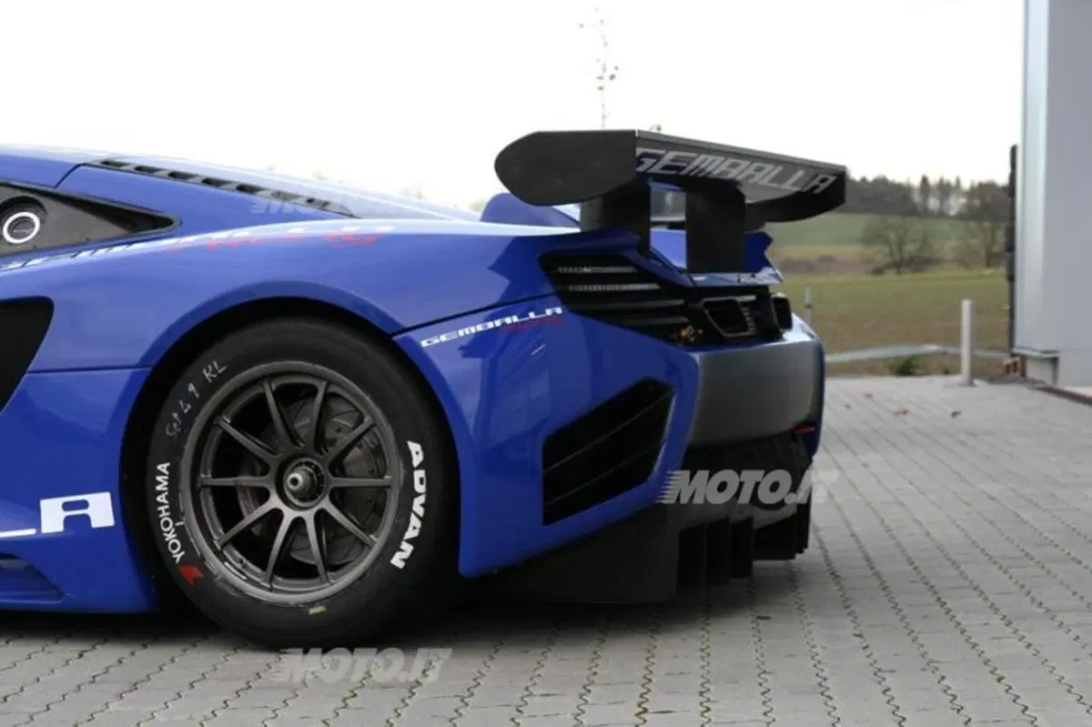 McLaren MP4-12C GT3: in vendita due vetture da gara firmate Gemballa (13)