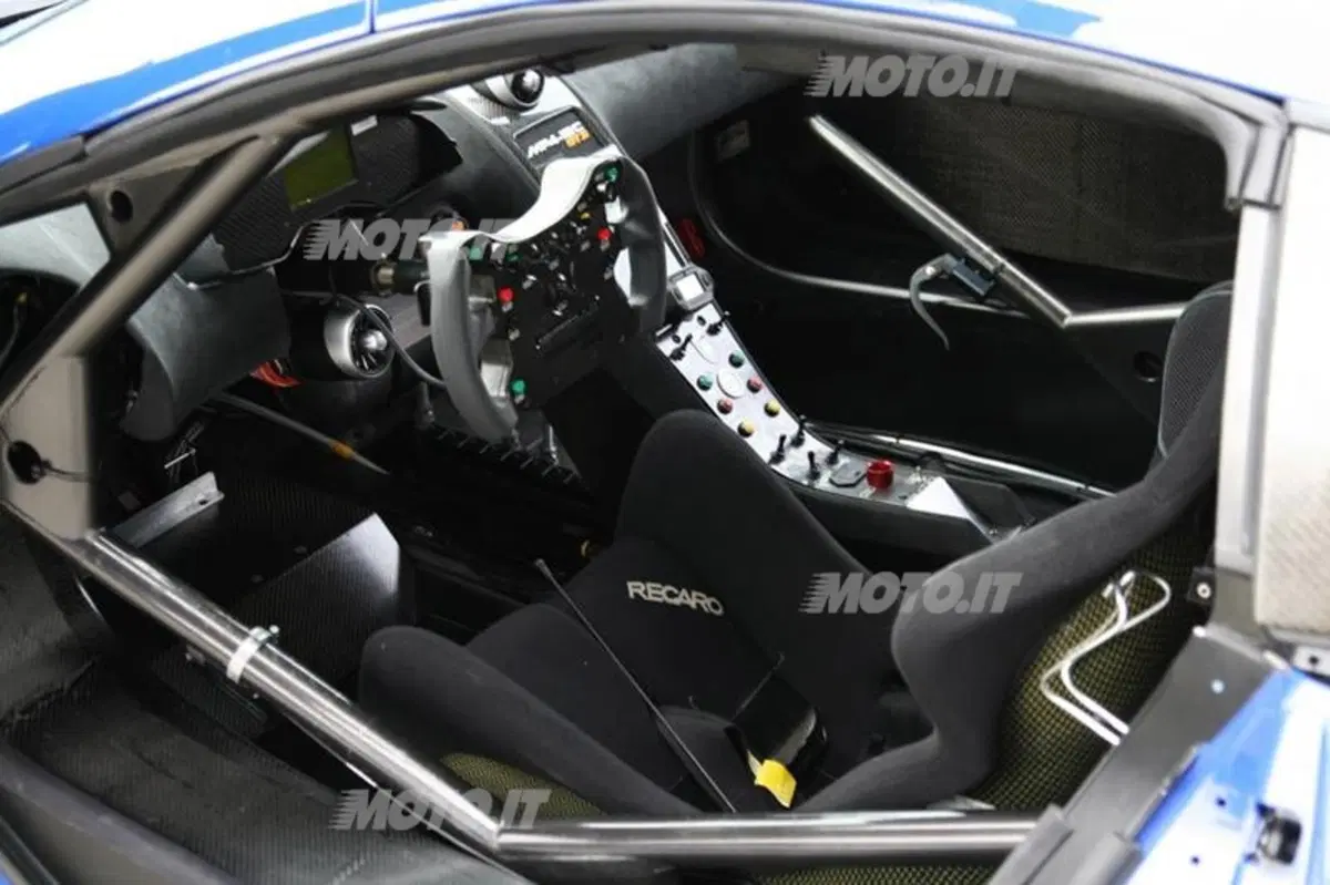 McLaren MP4-12C GT3: in vendita due vetture da gara firmate Gemballa (16)