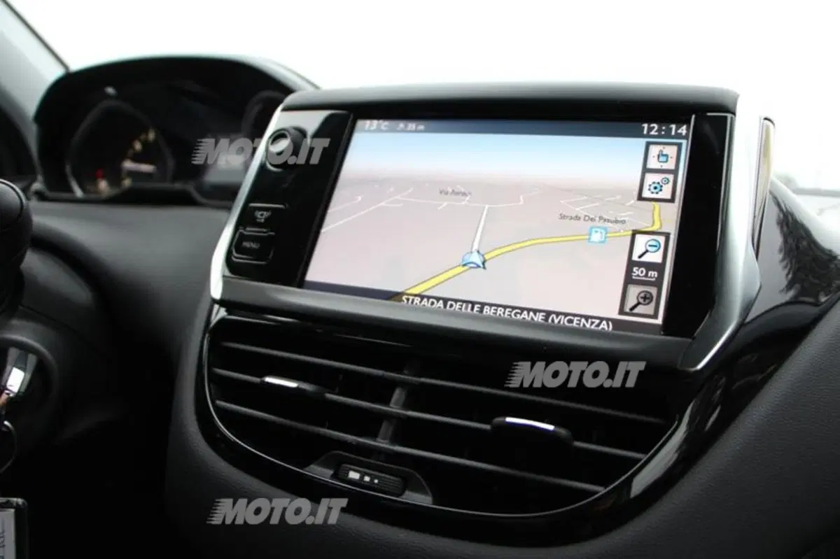 Peugeot 208: i segreti del sistema multimediale Touchscreen SMEG (4)