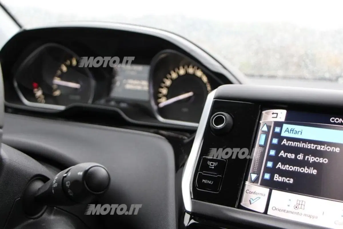 Peugeot 208: i segreti del sistema multimediale Touchscreen SMEG (7)
