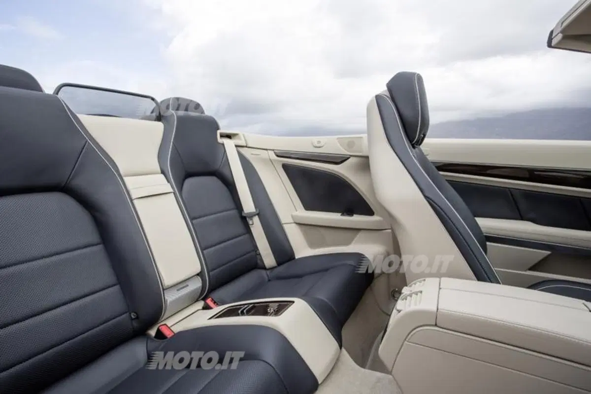 Mercedes-Benz Classe E Coupé e Cabriolet restyling (27)