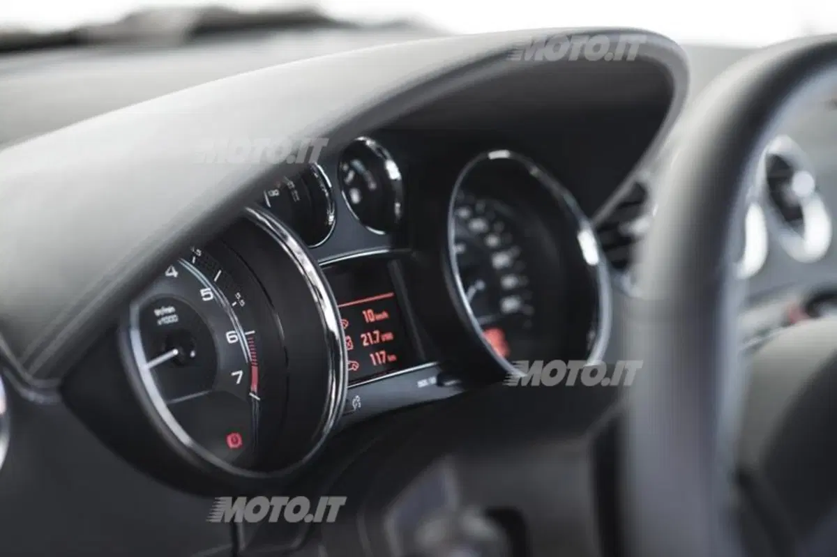 Peugeot RCZ restyling: listino prezzi (13)