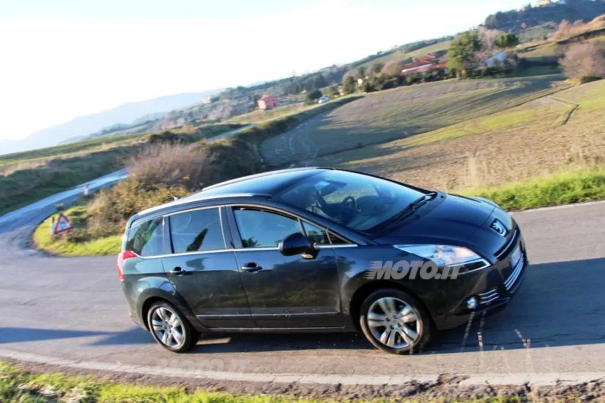 Peugeot 5008 (3)