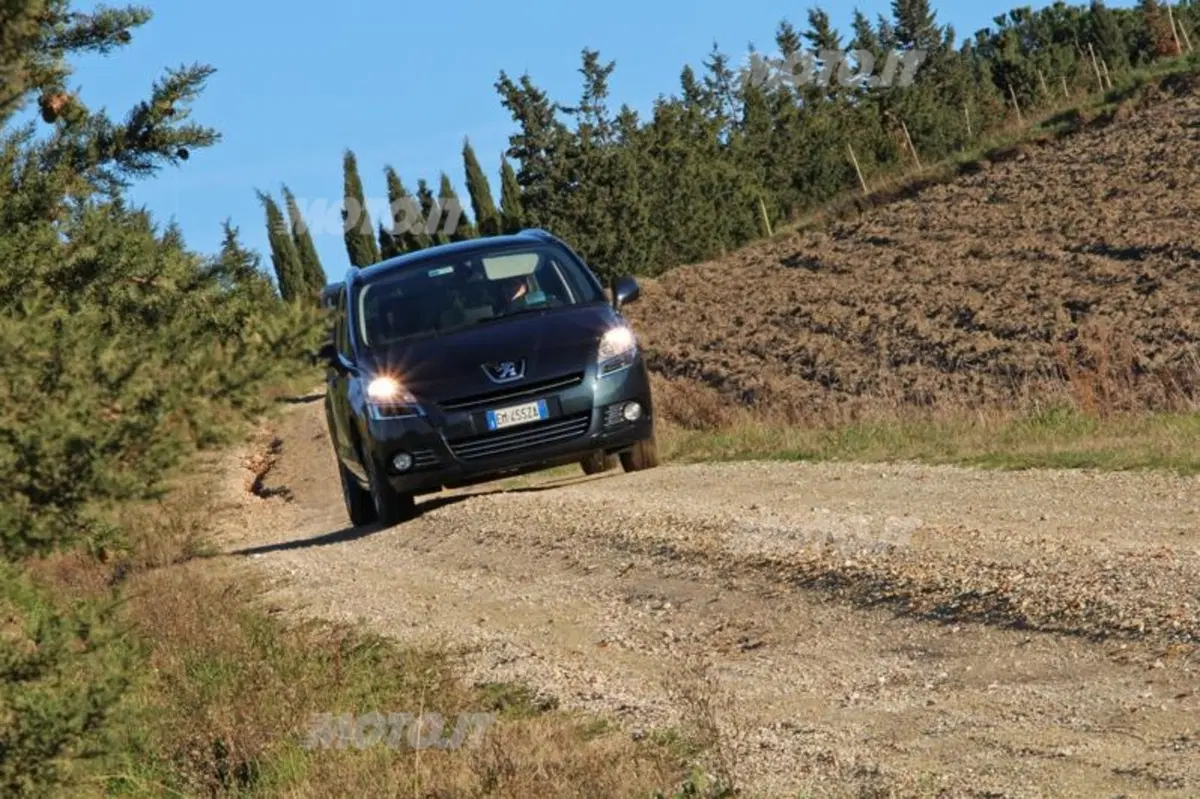 Peugeot 5008 (8)
