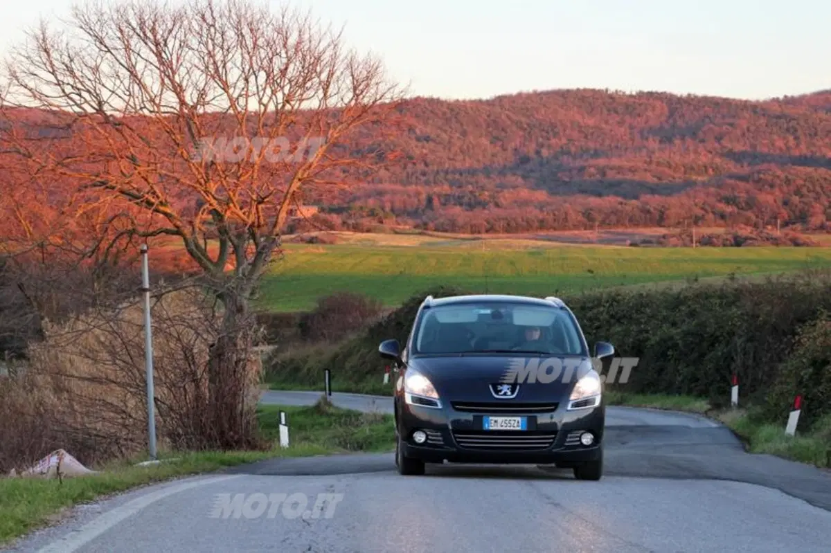 Peugeot 5008 (9)
