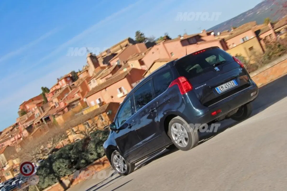 Peugeot 5008 (12)