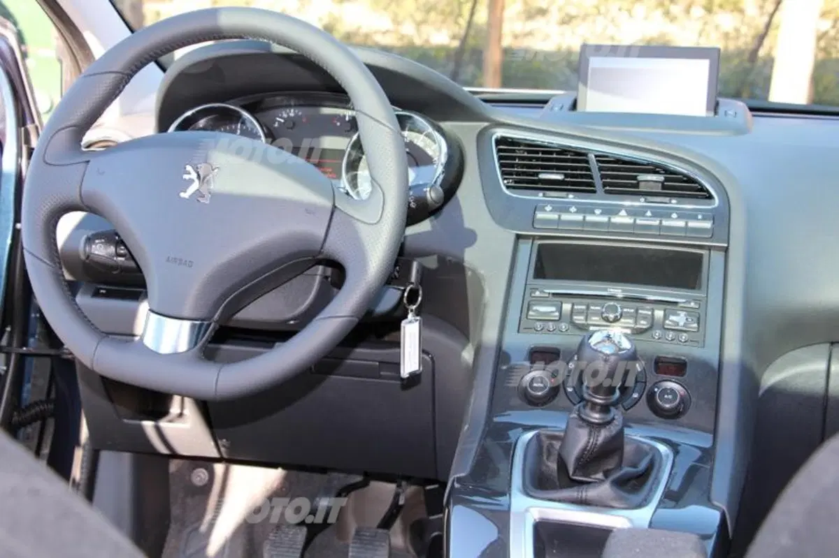 Peugeot 5008 (23)