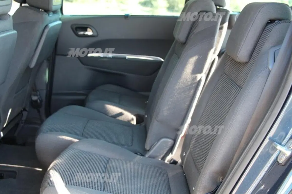 Peugeot 5008 (44)