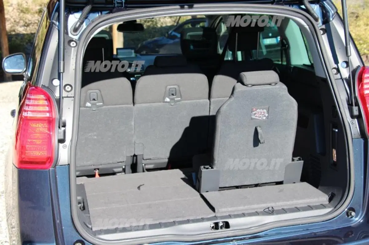 Peugeot 5008 (57)
