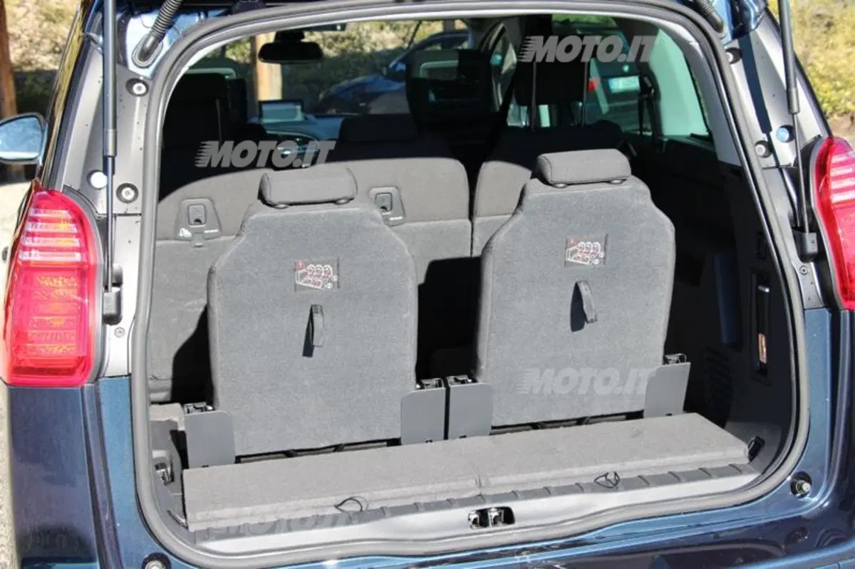 Peugeot 5008 (59)