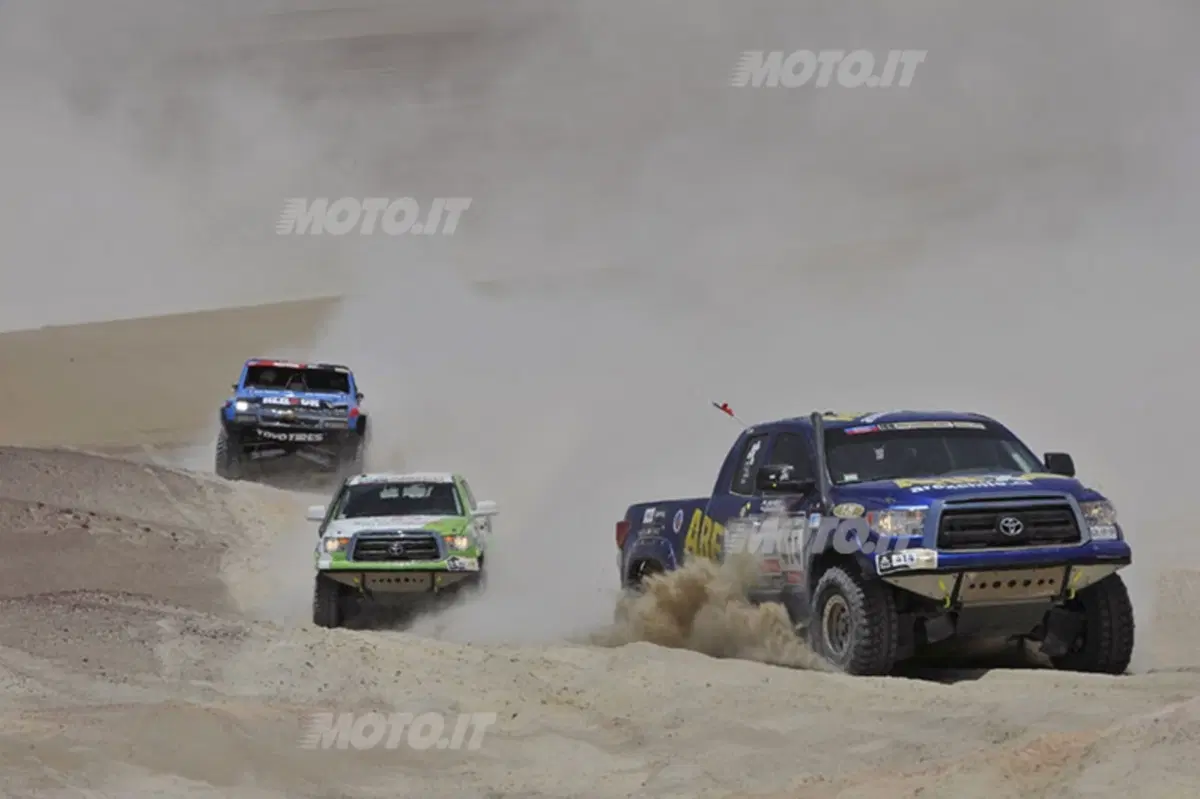 Dakar 2013, Tappa 4. Vincono Barreda (Husqvarna) e Al-Attiya (Red Bull Buggy) (6)