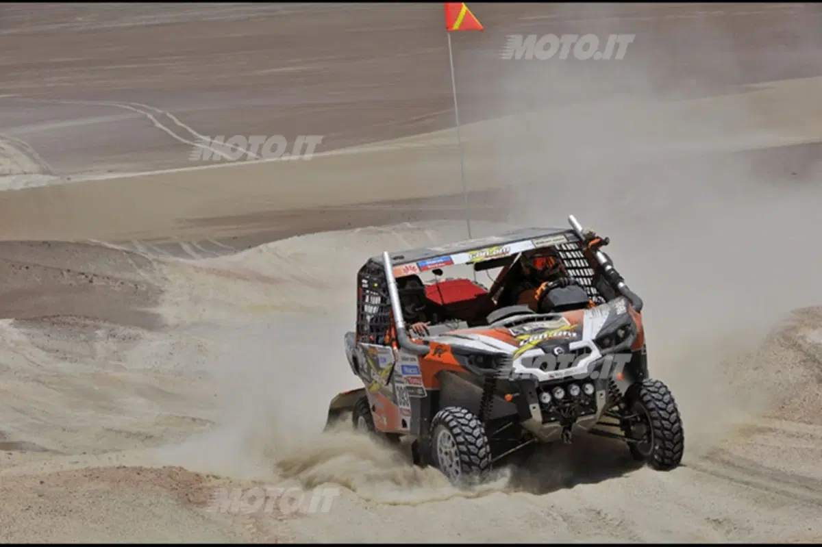 Dakar 2013, Tappa 4. Vincono Barreda (Husqvarna) e Al-Attiya (Red Bull Buggy) (8)
