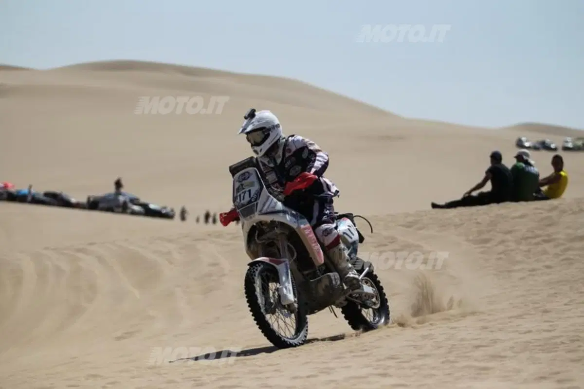 Dakar 2013, Tappa 4. Vincono Barreda (Husqvarna) e Al-Attiya (Red Bull Buggy) (17)