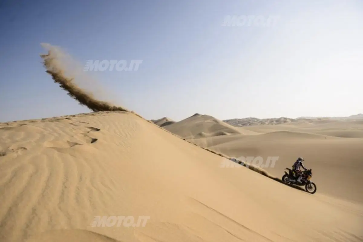 Dakar 2013, Tappa 4. Vincono Barreda (Husqvarna) e Al-Attiya (Red Bull Buggy) (36)