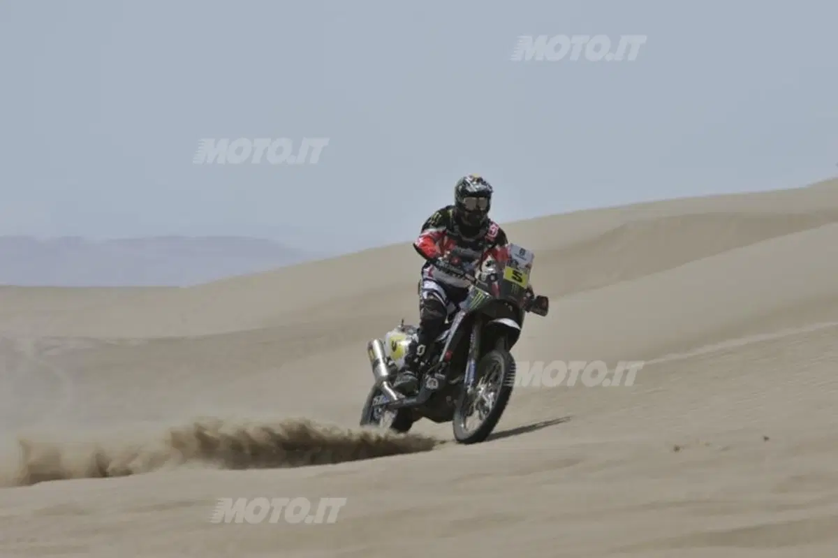 Dakar 2013, Tappa 4. Vincono Barreda (Husqvarna) e Al-Attiya (Red Bull Buggy) (37)