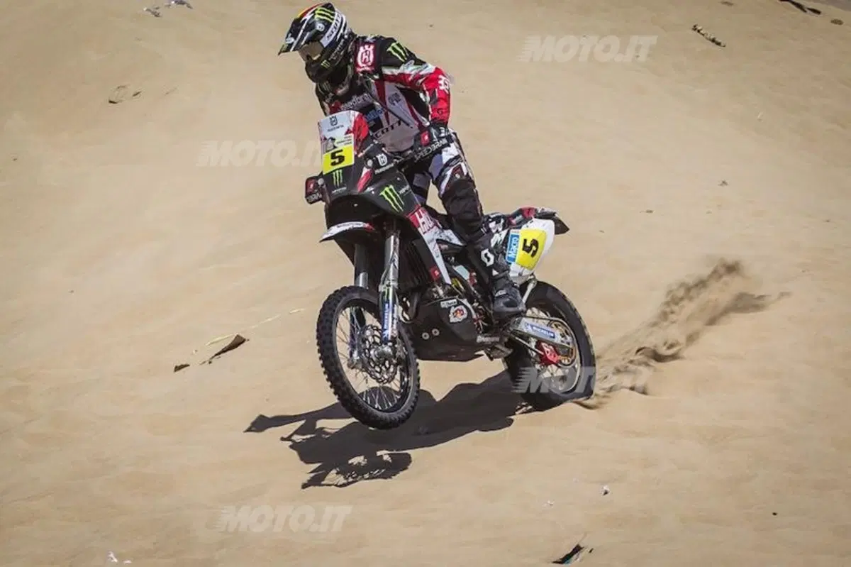 Dakar 2013, Tappa 4. Vincono Barreda (Husqvarna) e Al-Attiya (Red Bull Buggy) (40)