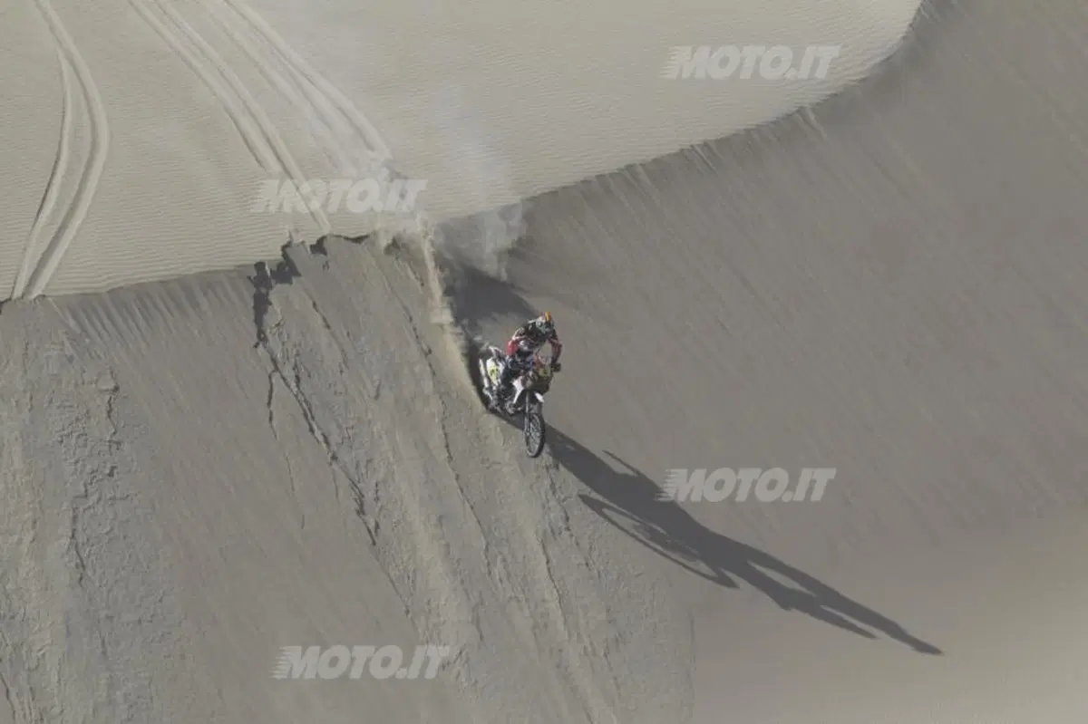 Dakar 2013, Tappa 4. Vincono Barreda (Husqvarna) e Al-Attiya (Red Bull Buggy) (41)